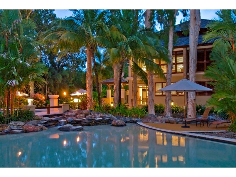 Palm Cove QLD 4879