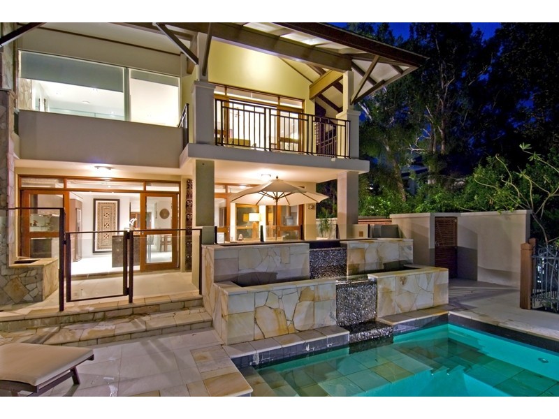 Palm Cove QLD 4879