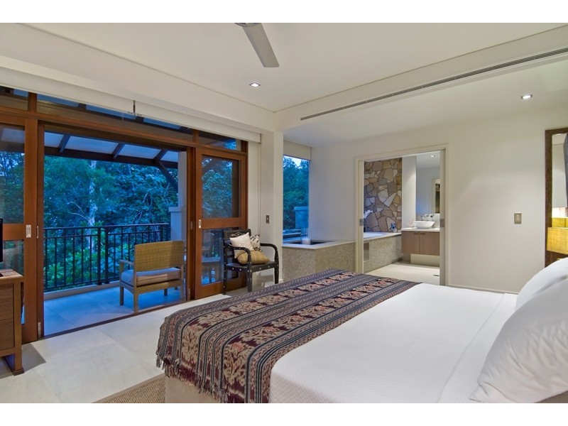 Palm Cove QLD 4879