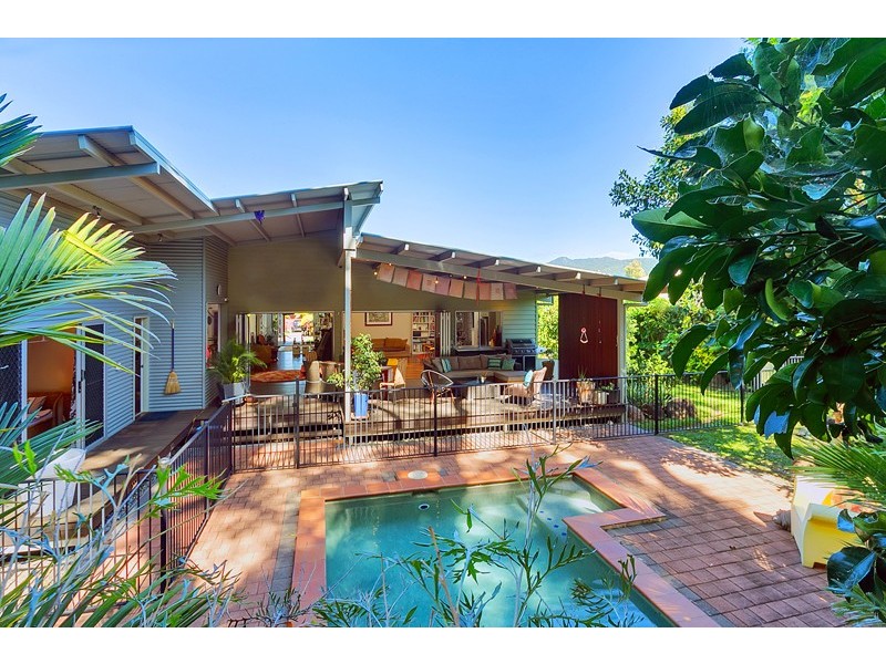 68 Roberts Drive, Trinity Beach QLD 4879