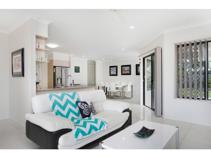15 Landsborough Drive, Smithfield QLD 4878