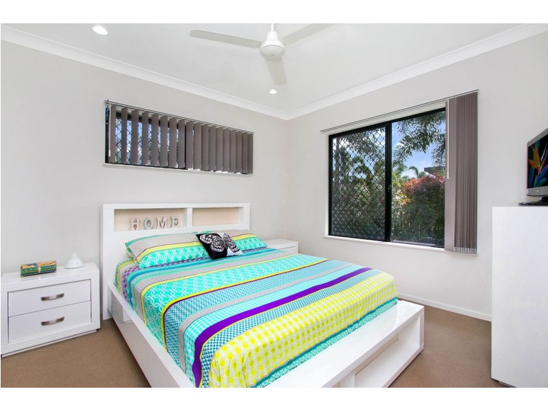 15 Landsborough Drive, Smithfield QLD 4878