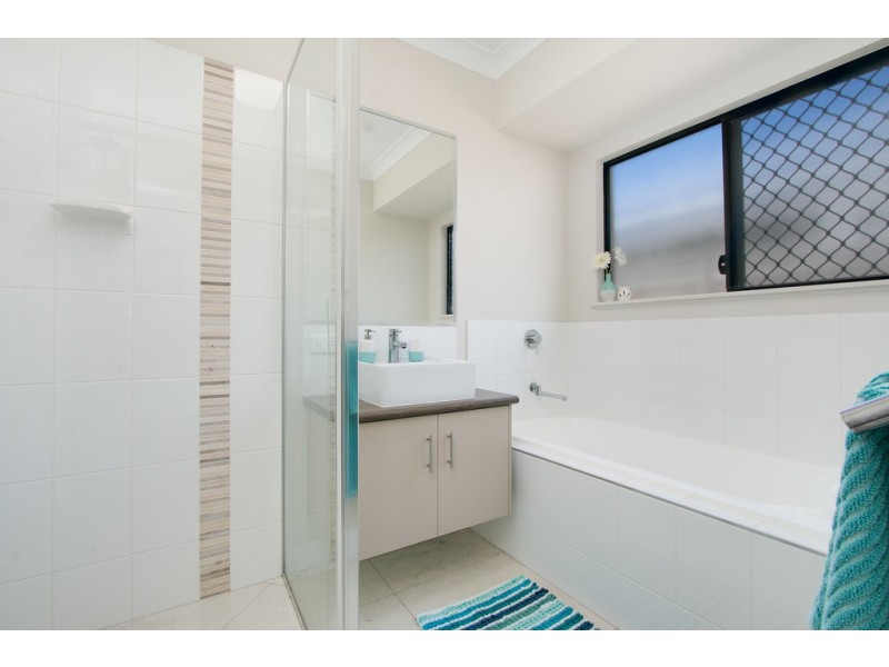 15 Landsborough Drive, Smithfield QLD 4878