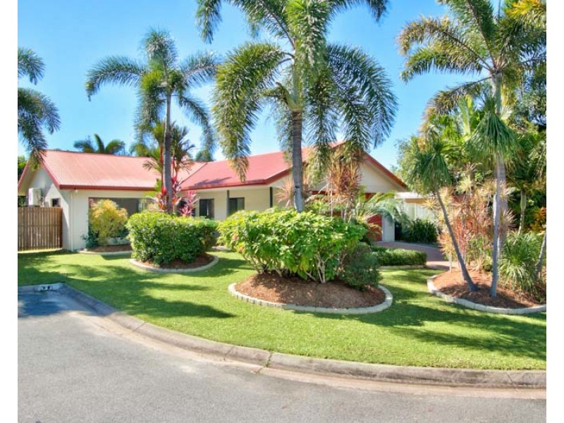 4 Franklin Close, Clifton Beach QLD 4879