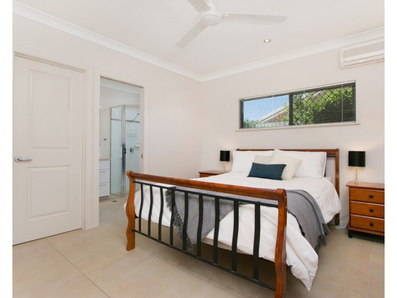 4 Franklin Close, Clifton Beach QLD 4879