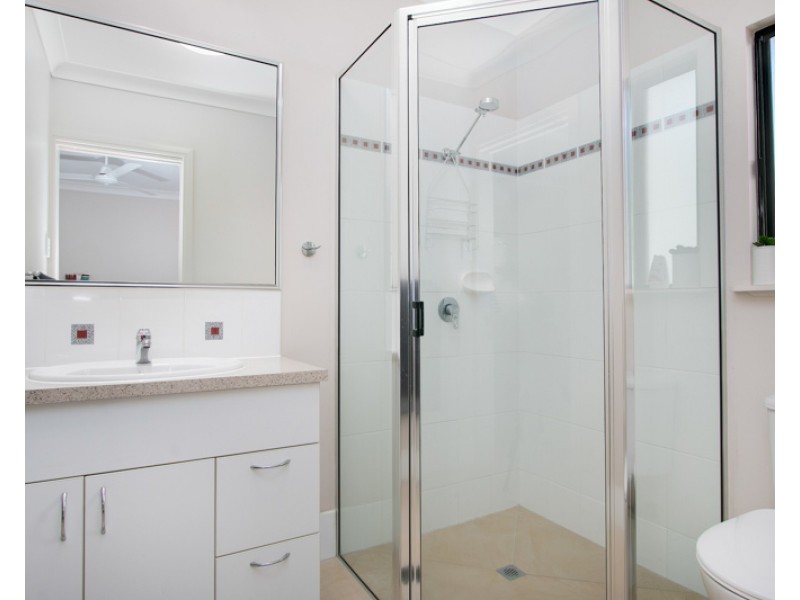 4 Franklin Close, Clifton Beach QLD 4879