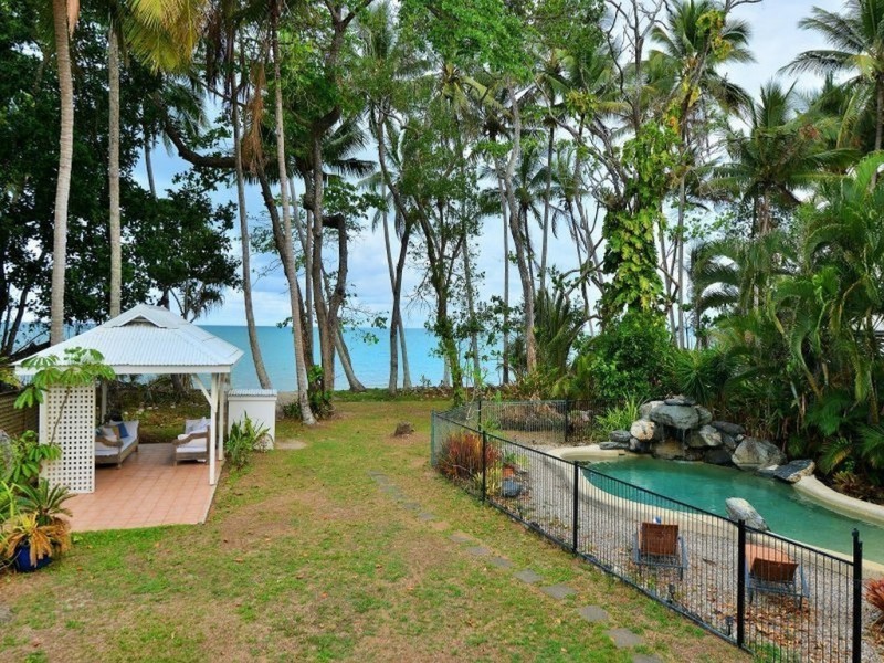 15 Marine Parade, Newell QLD 4873