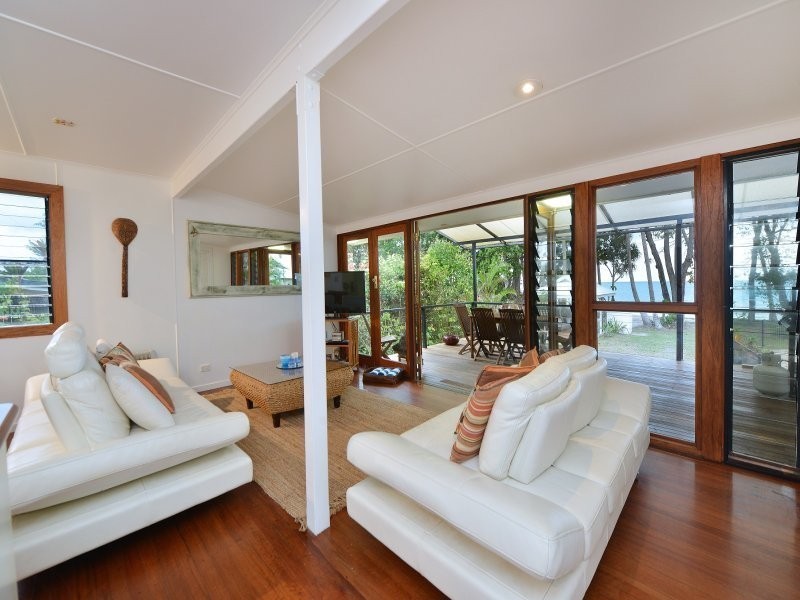 15 Marine Parade, Newell QLD 4873