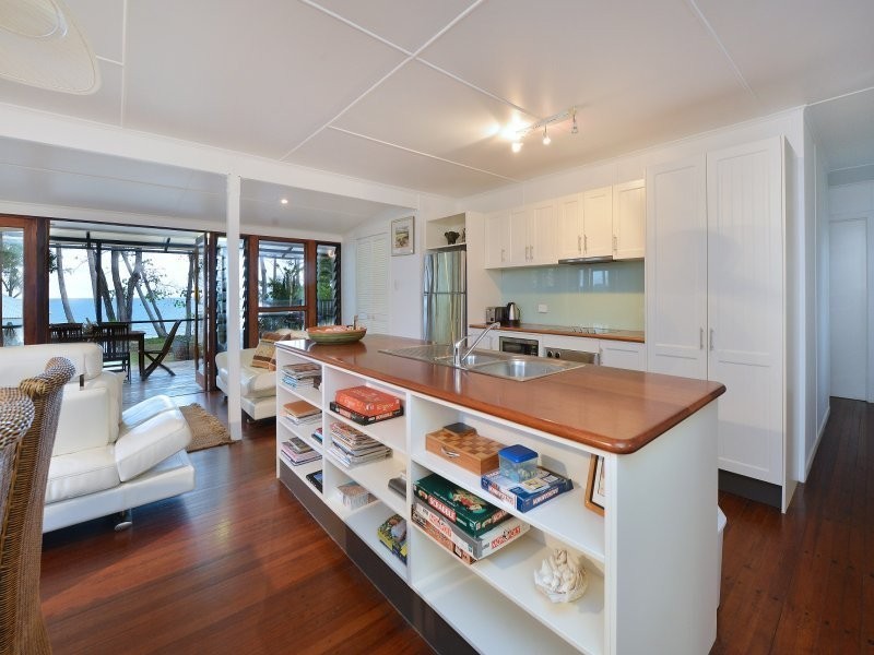 15 Marine Parade, Newell QLD 4873