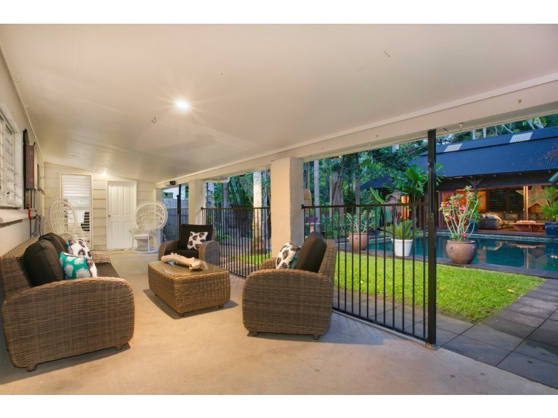 11 Buchan Street, Palm Cove QLD 4879