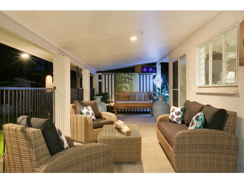 11 Buchan Street, Palm Cove QLD 4879