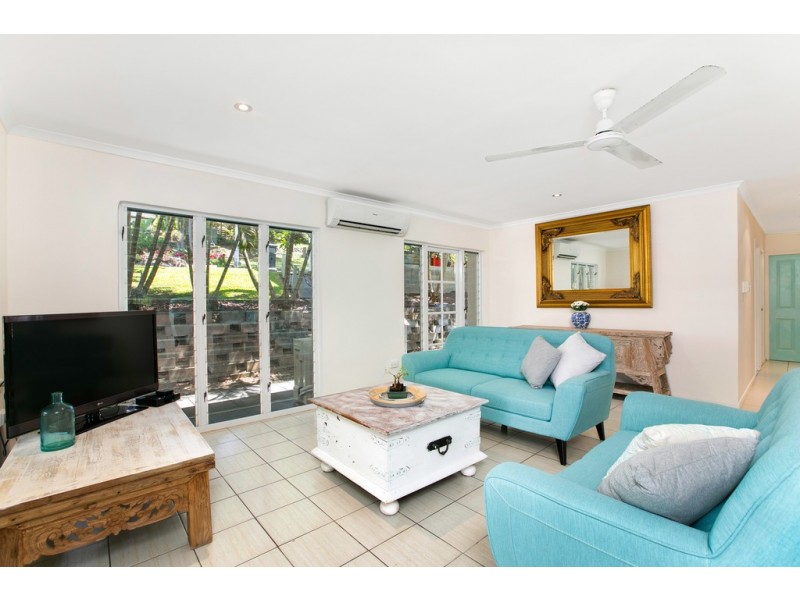 11 Buchan Street, Palm Cove QLD 4879