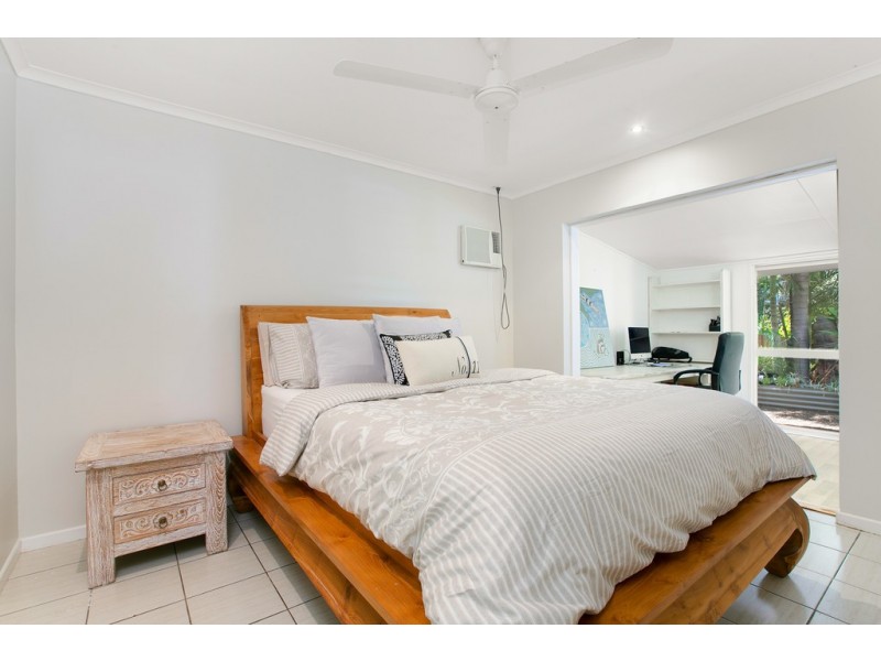 11 Buchan Street, Palm Cove QLD 4879