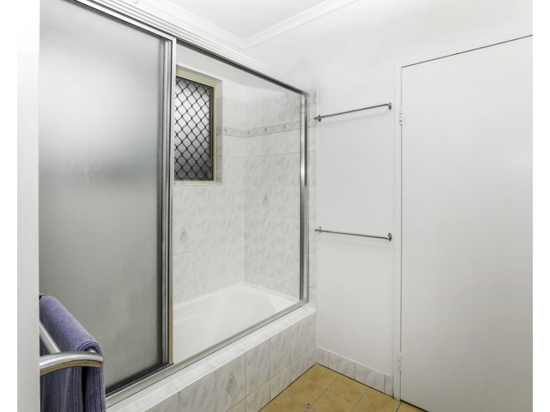 32 Ellis Close, Kewarra Beach QLD 4879