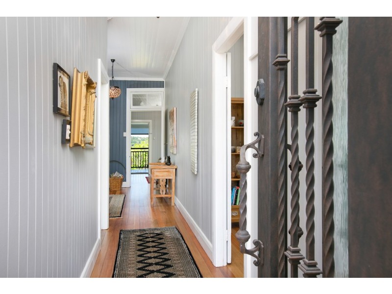 4 Eacham Road, Yungaburra QLD 4884