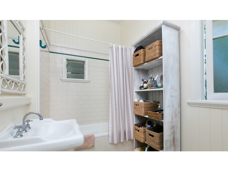 4 Eacham Road, Yungaburra QLD 4884