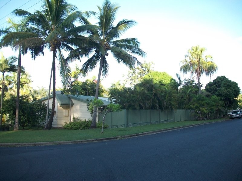 2 Corinda Close, Trinity Beach QLD 4879
