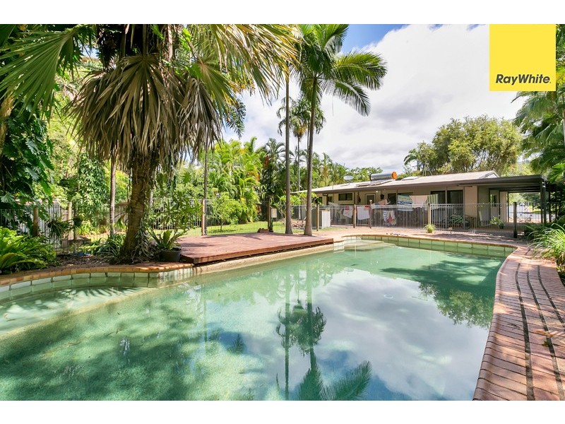 18 Hope Street, Clifton Beach QLD 4879