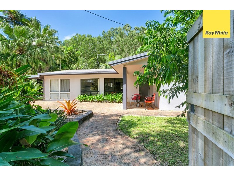 18 Hope Street, Clifton Beach QLD 4879