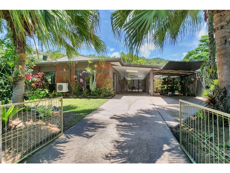 7 Flora Close, Clifton Beach QLD 4879