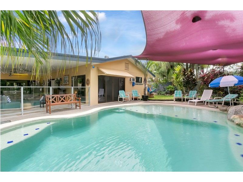49 Moore Street, Trinity Beach QLD 4879