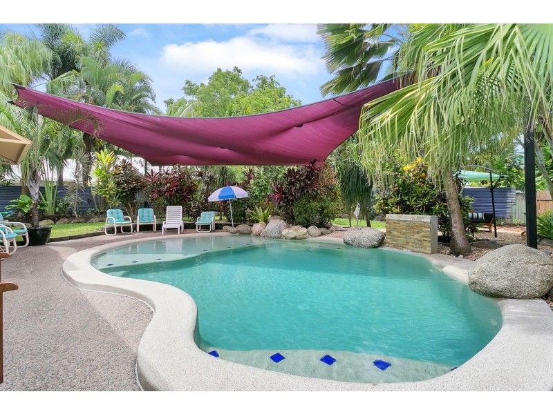 49 Moore Street, Trinity Beach QLD 4879