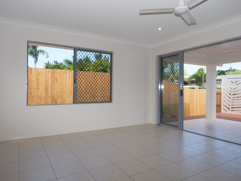 12 Tyson Close, Redlynch QLD 4870