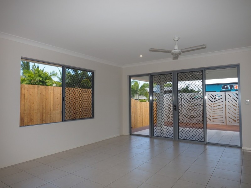 12 Tyson Close, Redlynch QLD 4870