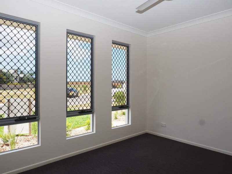 12 Tyson Close, Redlynch QLD 4870