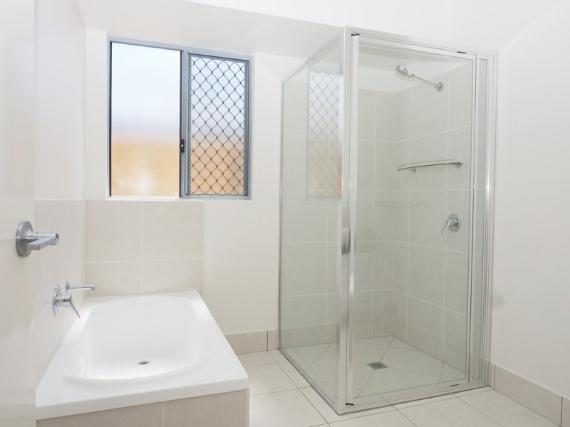 12 Tyson Close, Redlynch QLD 4870