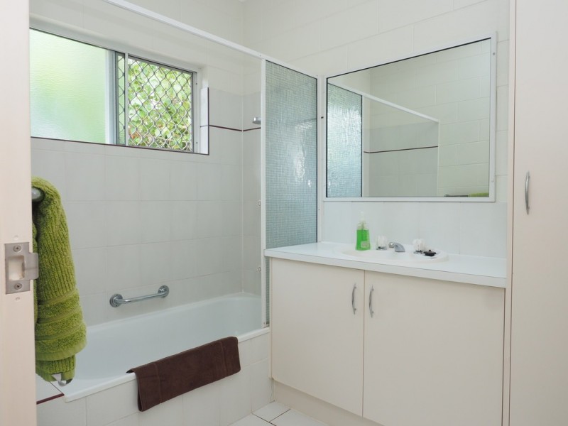 2/49 Albatross Street, Kewarra Beach QLD 4879