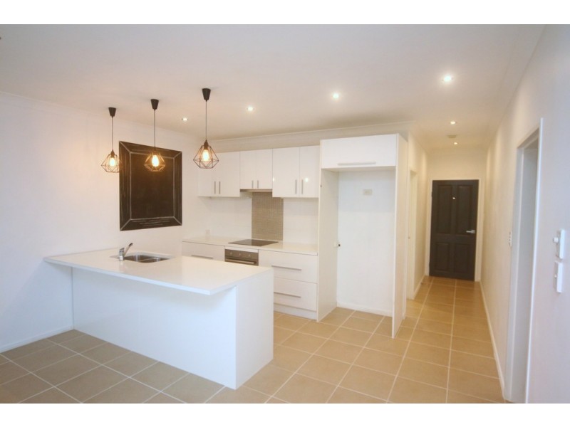 8/5-7 Oyster Court, Trinity Beach QLD 4879