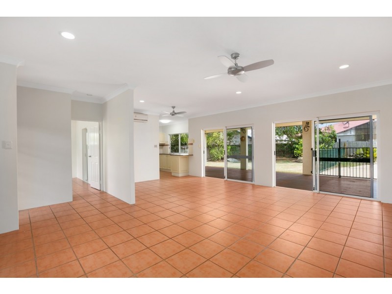 6 Castaways Close, Kewarra Beach QLD 4879