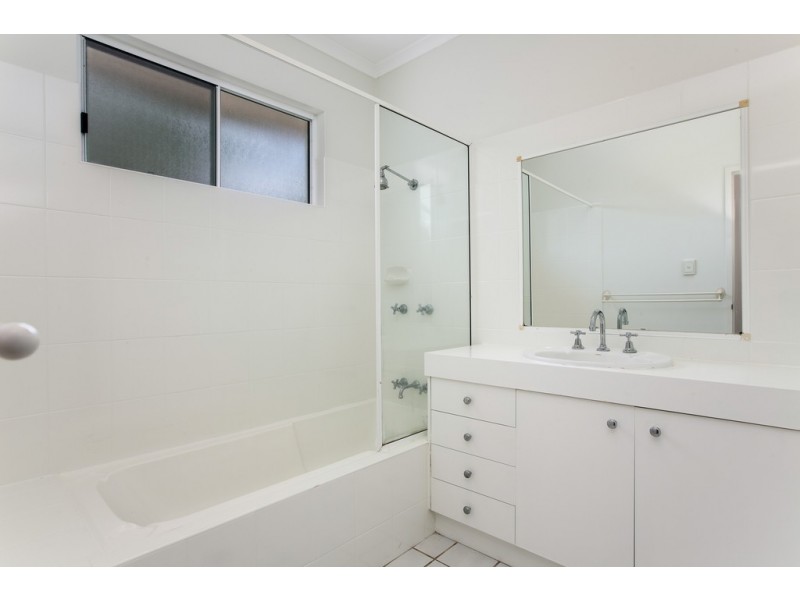 6 Castaways Close, Kewarra Beach QLD 4879