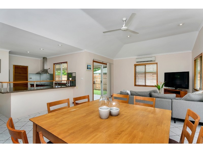 6 Robson St, Kanimbla QLD 4870