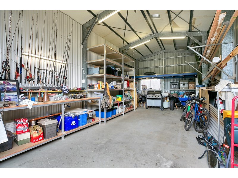 6 Robson St, Kanimbla QLD 4870