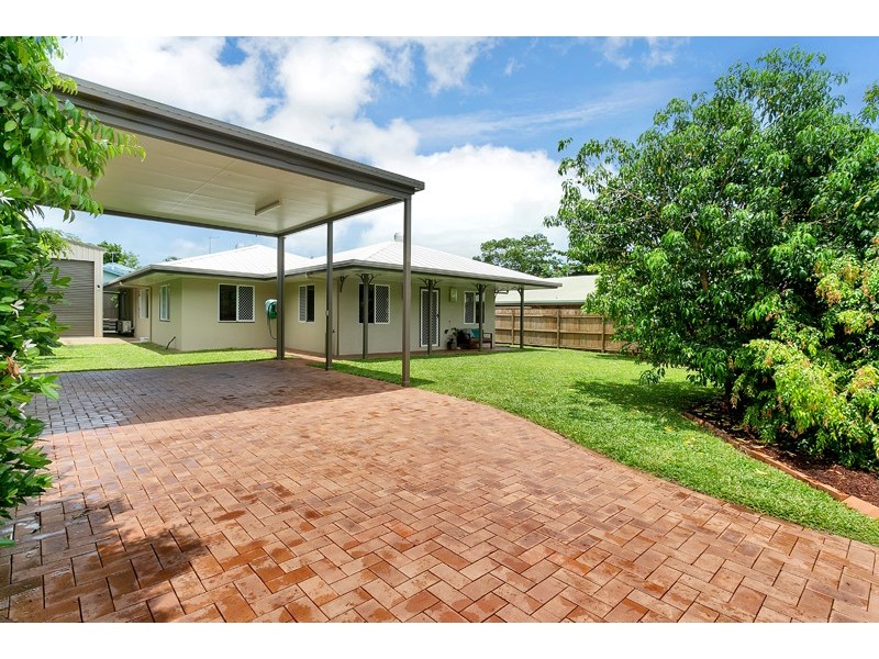 6 Robson St, Kanimbla QLD 4870