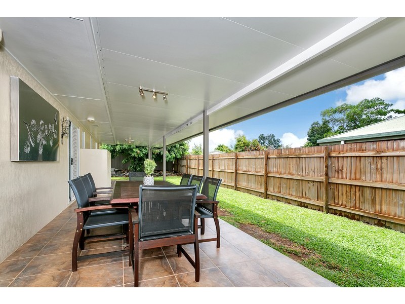 6 Robson St, Kanimbla QLD 4870