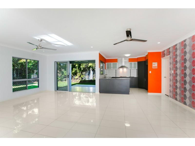 3 Como Close, Kewarra Beach QLD 4879