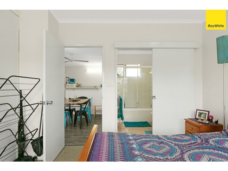 356 McCoombe St, Mooroobool QLD 4870