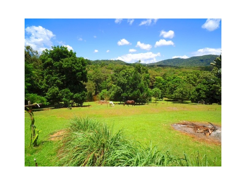 9 Outlook Crescent, Kuranda QLD 4881