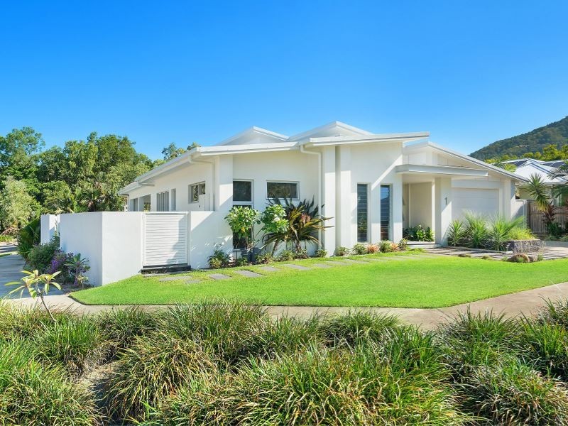 1 Billingai Close, Palm Cove QLD 4879