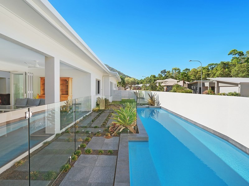 1 Billingai Close, Palm Cove QLD 4879