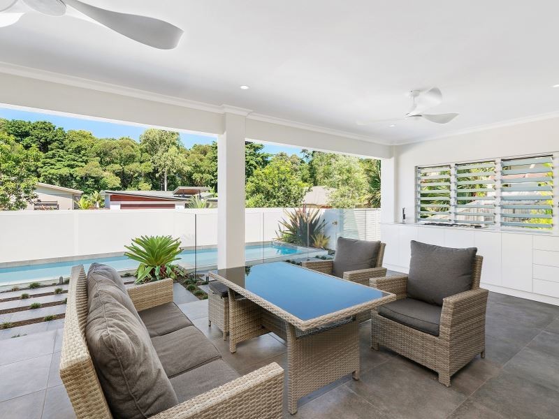 1 Billingai Close, Palm Cove QLD 4879