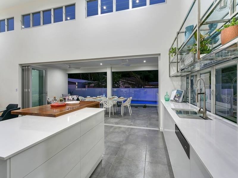 1 Billingai Close, Palm Cove QLD 4879