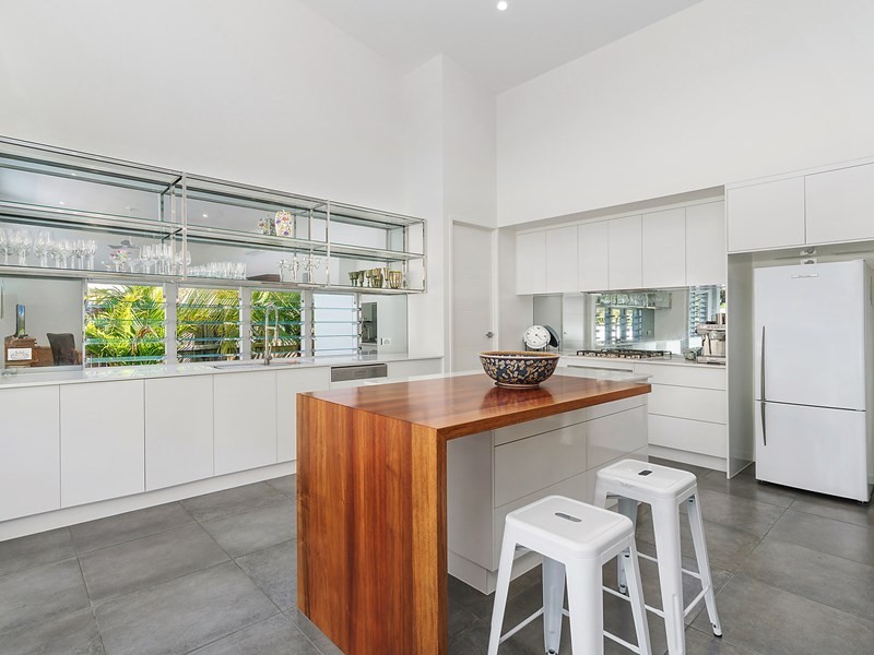 1 Billingai Close, Palm Cove QLD 4879