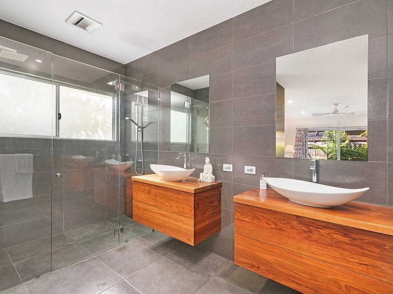 1 Billingai Close, Palm Cove QLD 4879