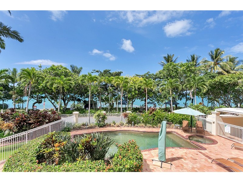 9/49-51 Vasey Esplanade, Trinity Beach QLD 4879