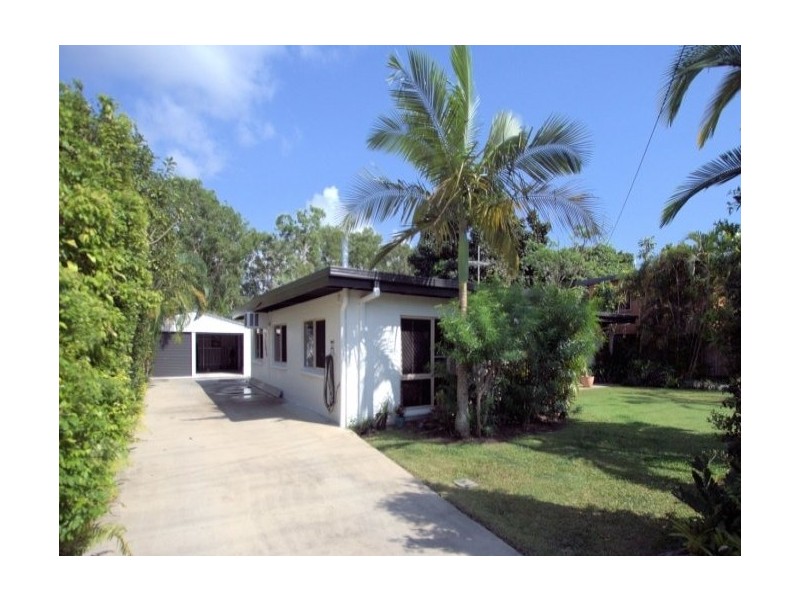 21 Christensen Street, Machans Beach QLD 4878