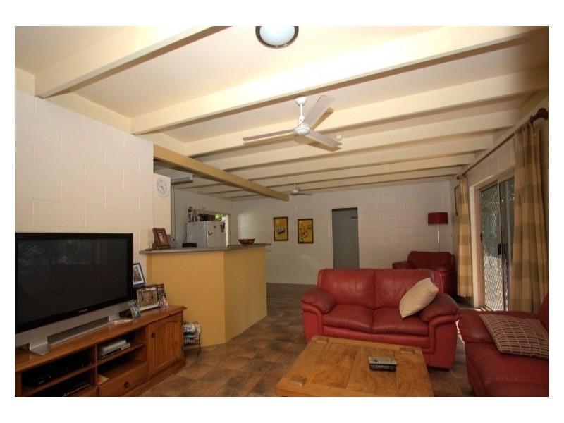 21 Christensen Street, Machans Beach QLD 4878